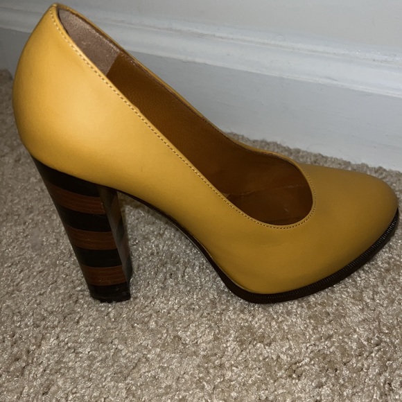 NWOT FENDI Oxblood Leather Pumps w Striped Stack Heel - Picture 2 of 8